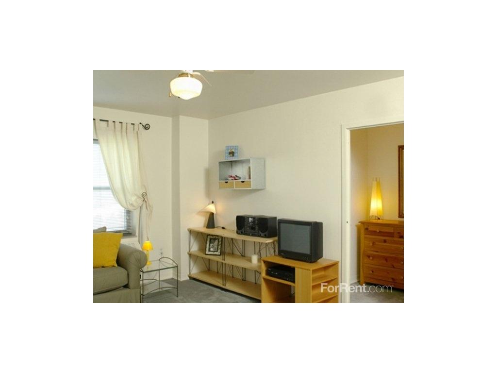 Quality Hill Towers Apartments, Kansas City MO Walk Score