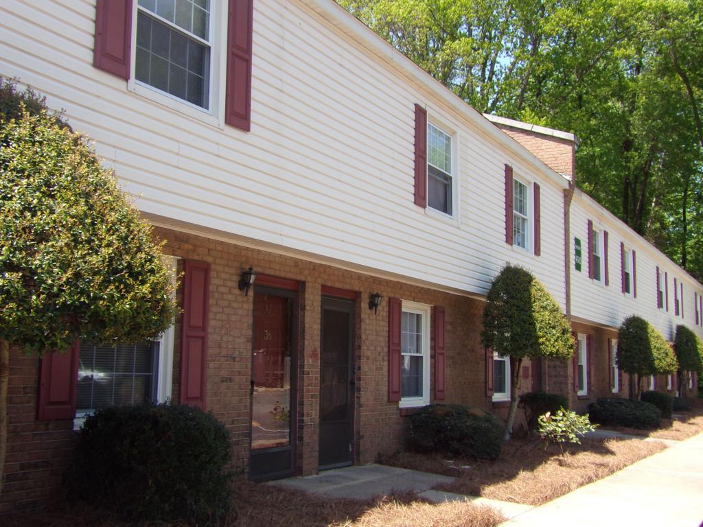 Hidden Valley/Caesar's Apartments, Charlotte NC Walk Score