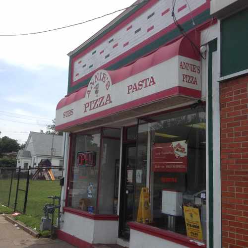photo of Annie's Pizza at 2520 Portland Avenue Louisville KY 40212
