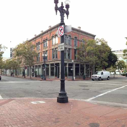 photo of 9th and Washington, Oakland, CA 94607 at 492 9th Street Oakland CA 94607