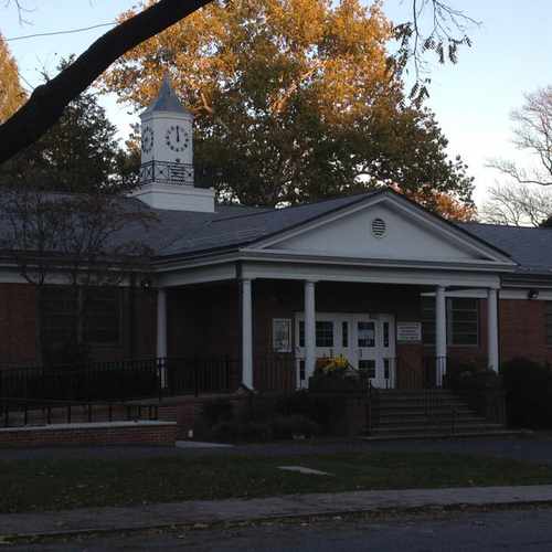 photo of Maplewood Memorial Library at 51 Baker Street Maplewood NJ 07040