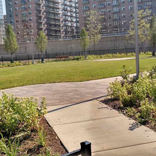 photo of Park Behind Roosevelt Collection at West 9th Street Chicago IL 60605