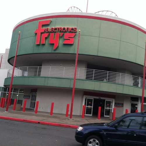 photo of Fry's Electronics at 29400 Town Center Loop West Wilsonville OR 97070