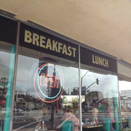 photo of George's 50'S Diner at 4390 Atlantic Ave Long Beach CA 90807