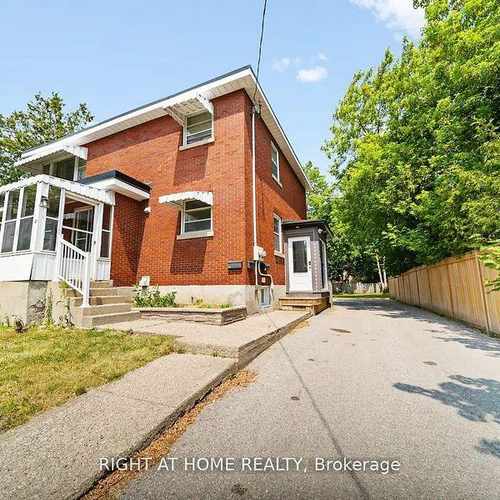 photo of 21 Thomson St at 21 Thomson Street Barrie ON Canada