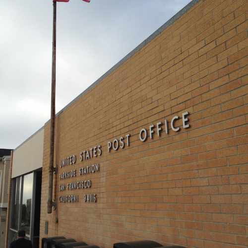 photo of US Post Office at 1800 Taraval Street San Francisco CA 94116