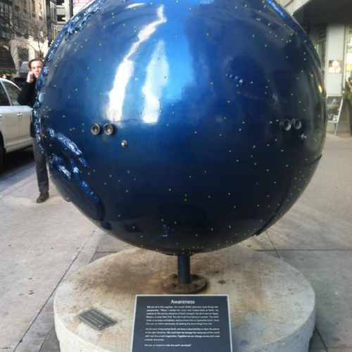 photo of Awareness Statue at 940 North State Street Chicago IL 60610