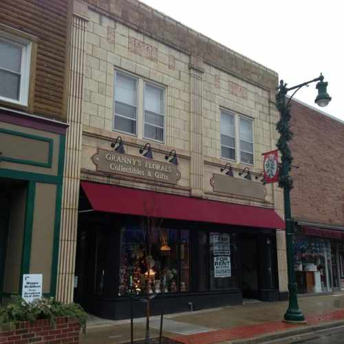 photo of Granny's Collectibles & Gifts at 1376 South 73rd Street West Allis WI 53214