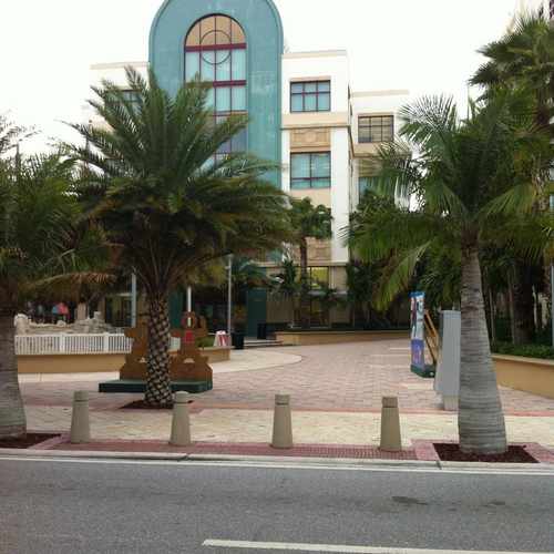 photo of Mandel Public Library of West Palm Beach at 411 North Clematis Street West Palm Beach FL 33401