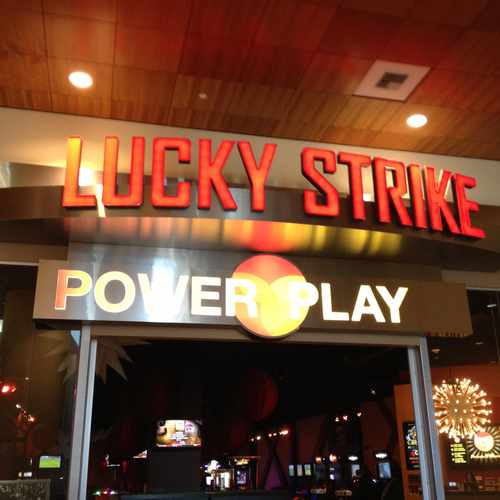 photo of Lucky Strike at 401 Bellevue Square Bellevue WA 98004