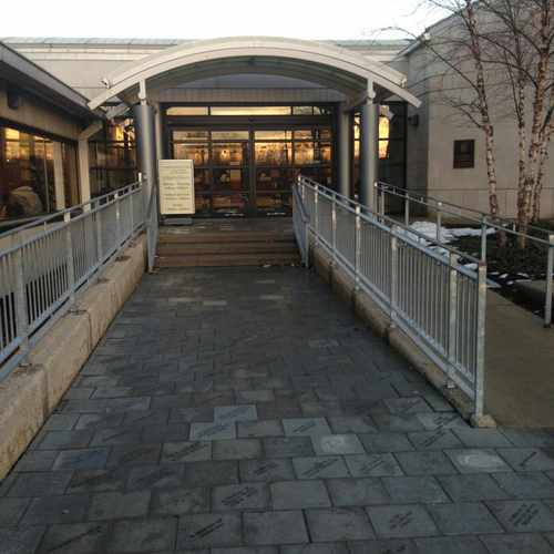 photo of Farmington Community Library at 32737 West 12 Mile Road Farmington Hills MI 48334