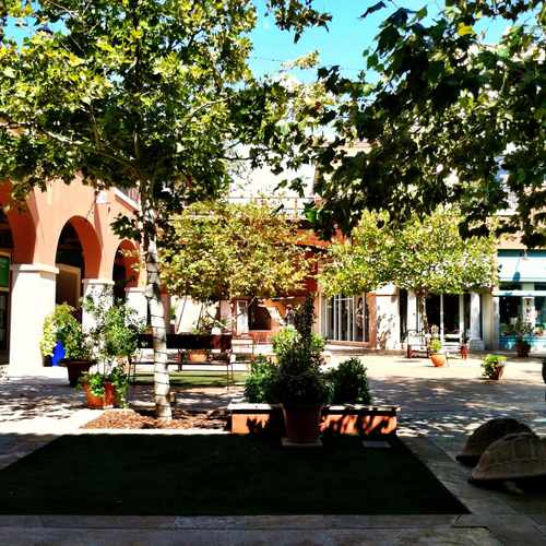 photo of La Encantada Seating Area at 2975 East Skyline Drive Tucson AZ 85718