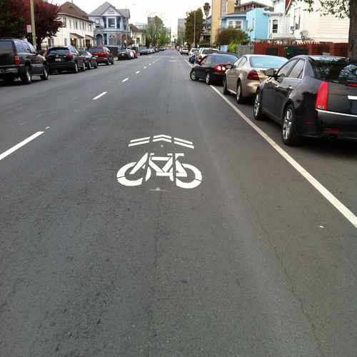 photo of Foothill Blvd:6th Av at 512 Foothill Boulevard Oakland CA 94606