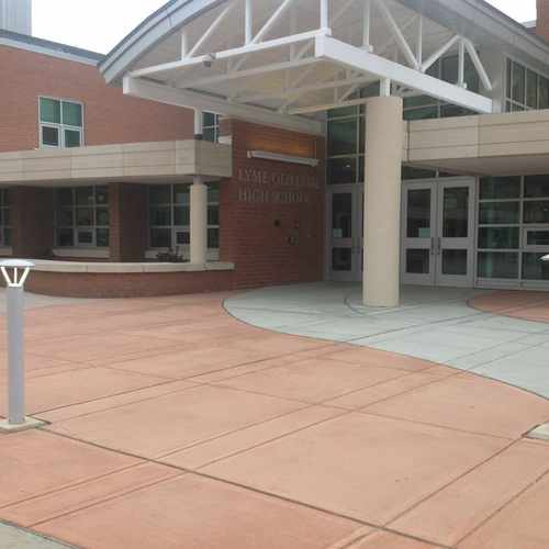 photo of Lyme-Old Lyme High School at 69 Lyme Street Old Lyme CT 06371