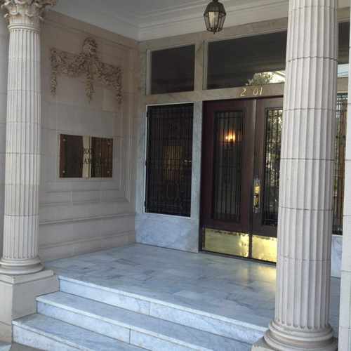 photo of 2009 Sacramento Street at 1980 Sacramento Street San Francisco CA 94109