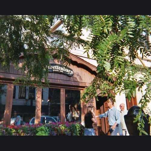 photo of Huettenbar at 4721 North Lincoln Avenue Chicago IL 60625