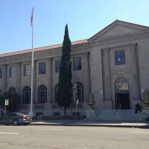 photo of Alameda County Superior Court at 125 12th Street Oakland CA 94607