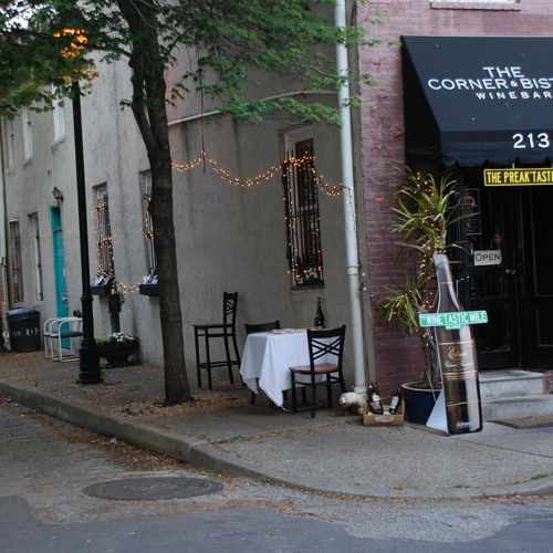 photo of THE CORNER BISTRO & WINE BAR at 213 Penn Street Baltimore MD 21230