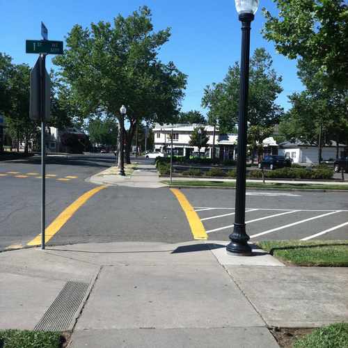photo of 2575 33rd St, Sacramento, CA 95817 at 2575 33rd Street Sacramento CA 95817