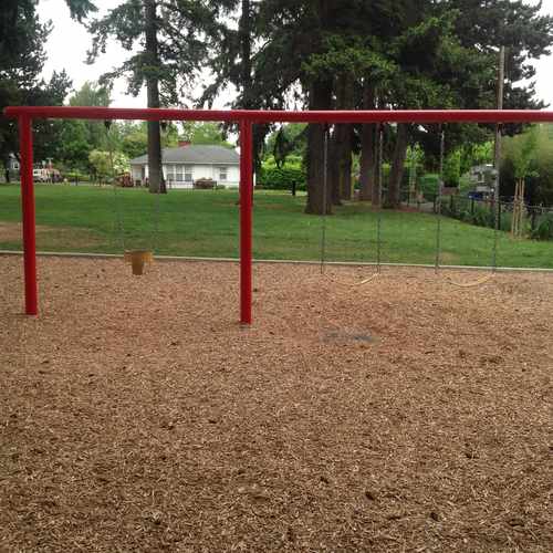 photo of Swing sets at 214 West 32nd Street Vancouver WA 98660