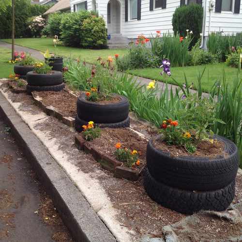 photo of Up Cycled Street Garden at 214 West 32nd Street Vancouver WA 98660