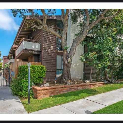 photo of 11743 Darlington Ave at 11743 Darlington Avenue Los Angeles CA 90049