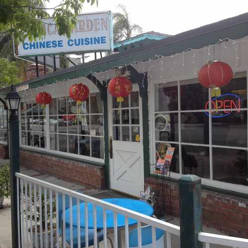 photo of Toluca Garden Chinese Restaurant at 10050 Riverside Drive Los Angeles CA 91602