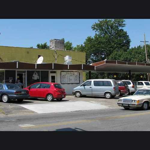 photo of Bobo Drive In at 2300 Southwest 10th Avenue Topeka KS 66604