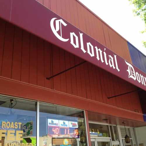 photo of Colonial Donuts at 3318 Lakeshore Avenue Oakland CA 94610