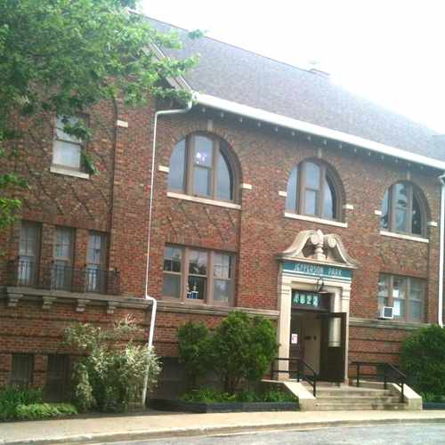 photo of Jefferson Park at 4822 North Long Avenue Chicago IL 60630