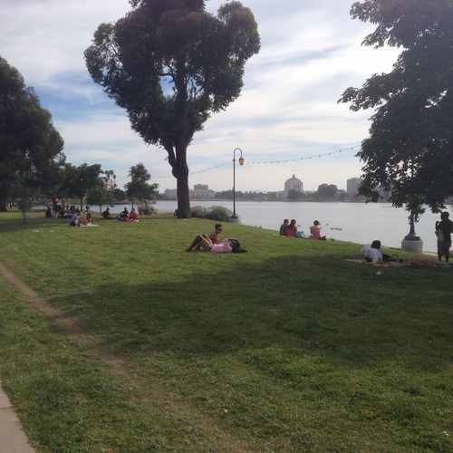 photo of Lake Merritt Park at 2381 Lakeshore Avenue Oakland CA 94606