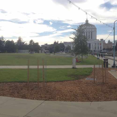 photo of 12th Street Lakeside Park at 99 11th St Oakland CA 94606