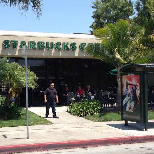 photo of Starbucks at 12916 Victory Boulevard Los Angeles CA 91606