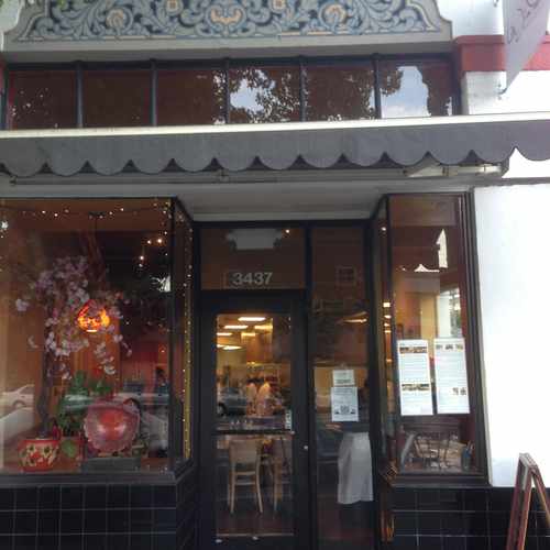 photo of Lin Jia Asian Kitchen at 3437 Lakeshore Avenue Oakland CA 94610
