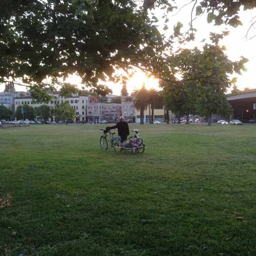 photo of MacArthur Blvd:Lakeshore Av at 3014 Lakeshore Avenue Oakland CA 94610