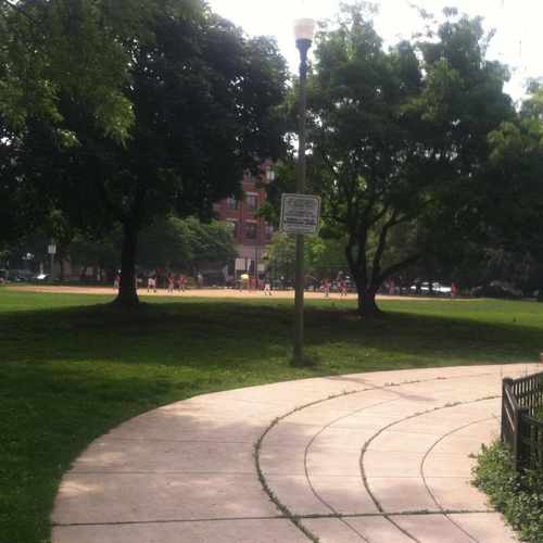 photo of Jonquil Park at 1001 West Wrightwood Avenue Chicago IL 60614
