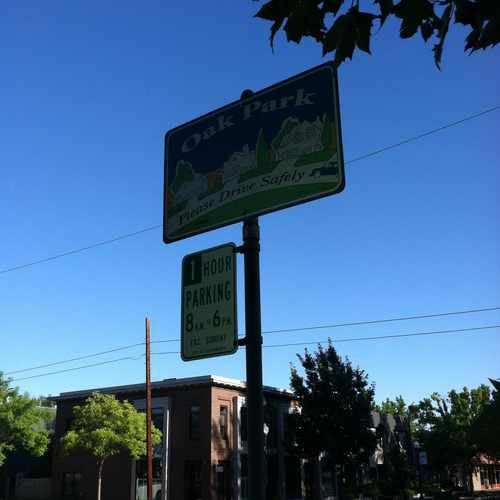 photo of BROADWAY & 35TH ST (EB) at 3500 Broadway Sacramento CA 95817