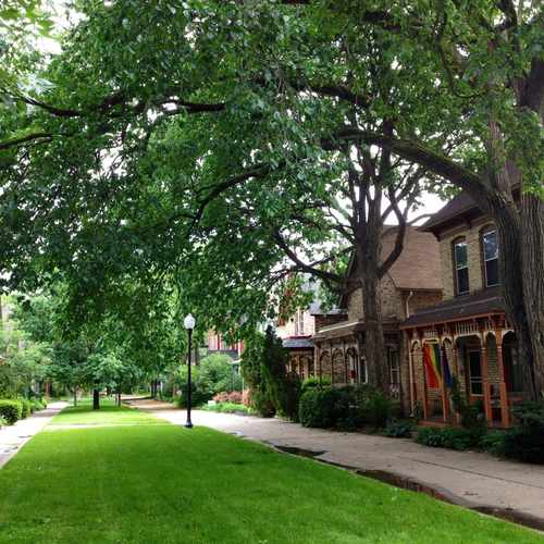 photo of Milwaukee Ave at 2219 1/2 E Franklin Ave Minneapolis MN 55404