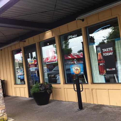 photo of C J's Deli Jantzen Beach at 12055 N Center Ave Portland OR 97217