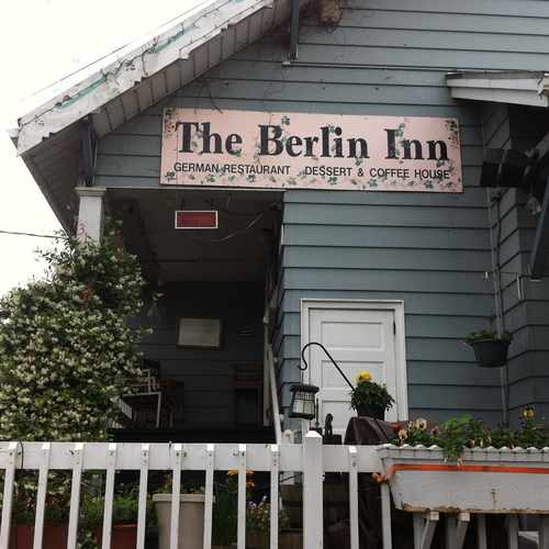photo of The Berlin Inn at 1198 SE Powell Blvd Portland OR 97202