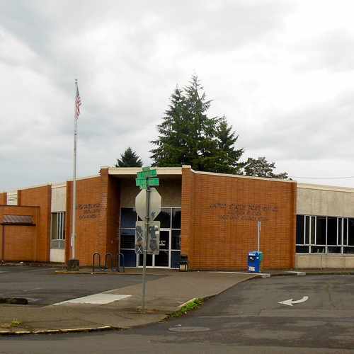 photo of United States Post Office at 6904 Southeast Foster Road Portland OR 97206