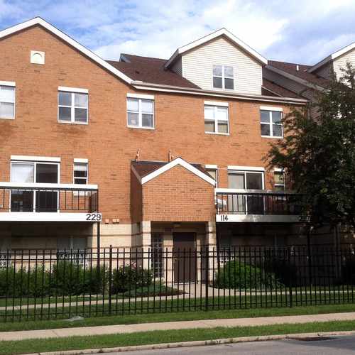 photo of Marquette Apartments at 939 North 16th Street Milwaukee WI 53233