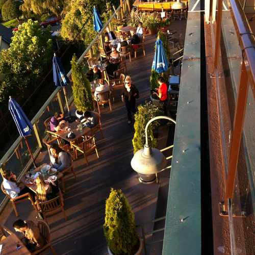 photo of Eastlake Bar and Grill at 2947 Eastlake Avenue East Seattle WA 98102