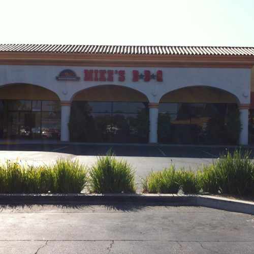 photo of Mike's BBQ at 776 Windsor Place Escondido CA 92029