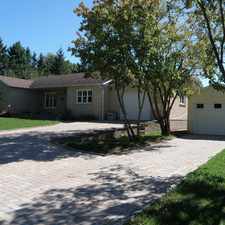 Rental info for Bungalow Rénover 2010, 3 chambres +s-sol 2 garages terrain 18300