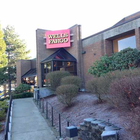 Photo of Wells Fargo Bank in Northwest Bellevue, Bellevue