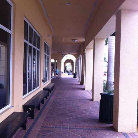 Photo of Bar Louie Boynton Beach in Boynton Beach