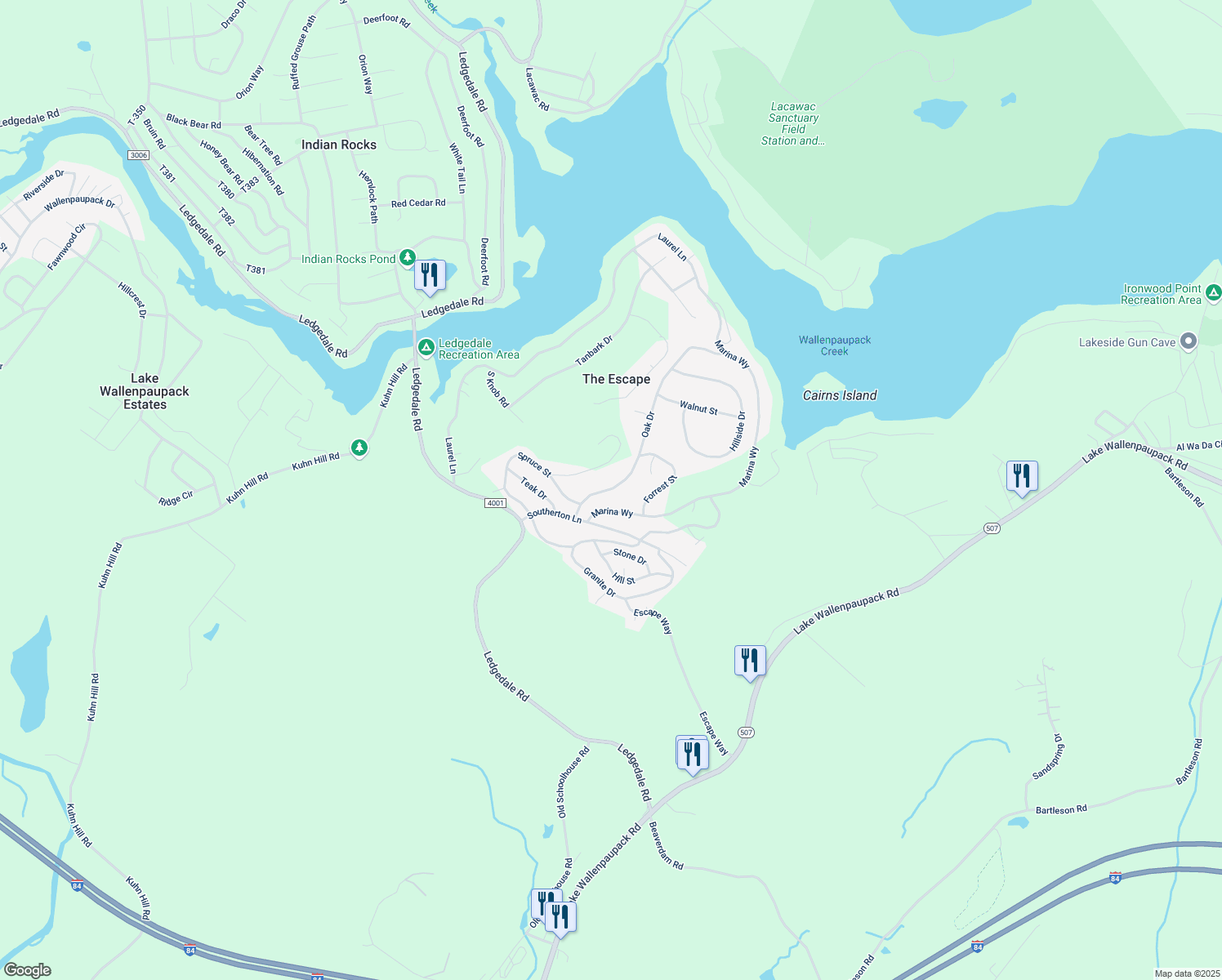 map of restaurants, bars, coffee shops, grocery stores, and more near 466-696 Oak Drive in Greentown