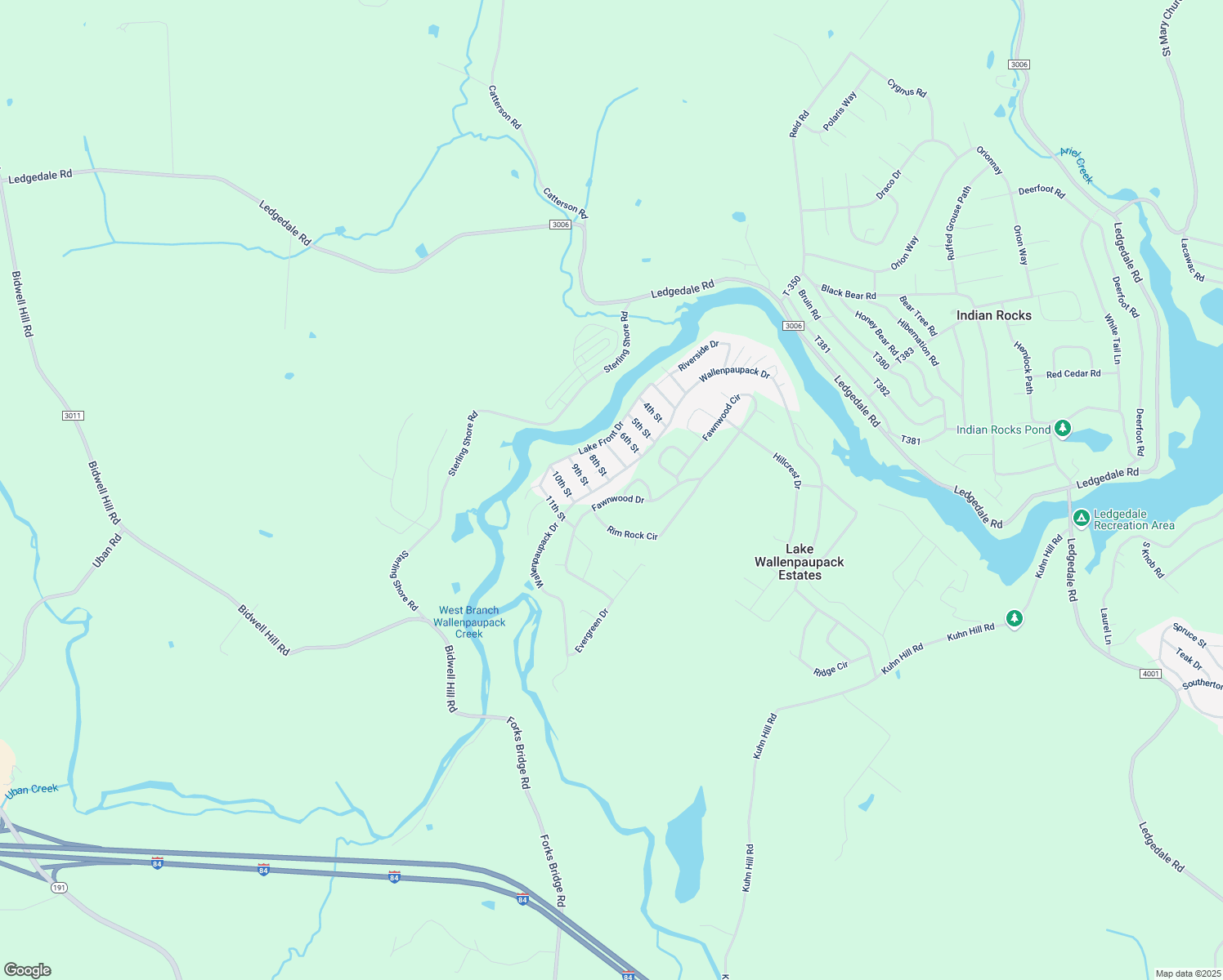 map of restaurants, bars, coffee shops, grocery stores, and more near Fawnwood Dr in Pike