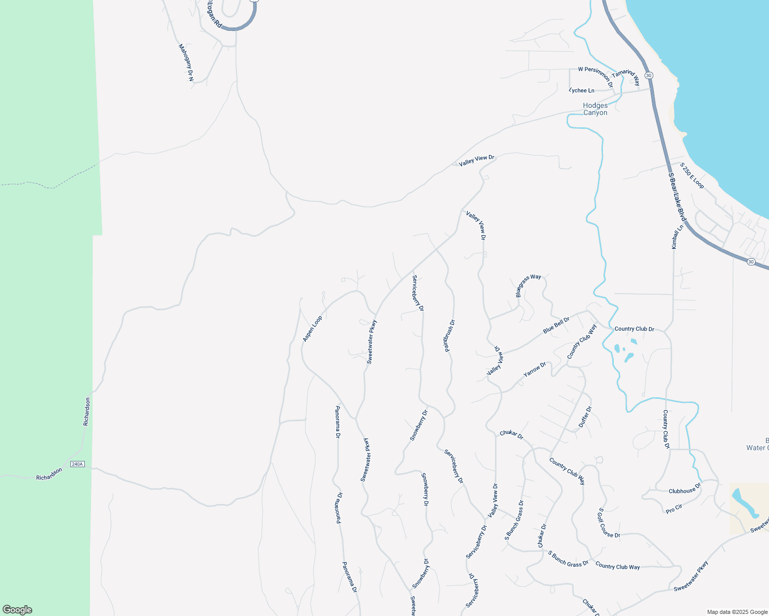 map of restaurants, bars, coffee shops, grocery stores, and more near 3500 South Sweetwater Parkway in Garden City